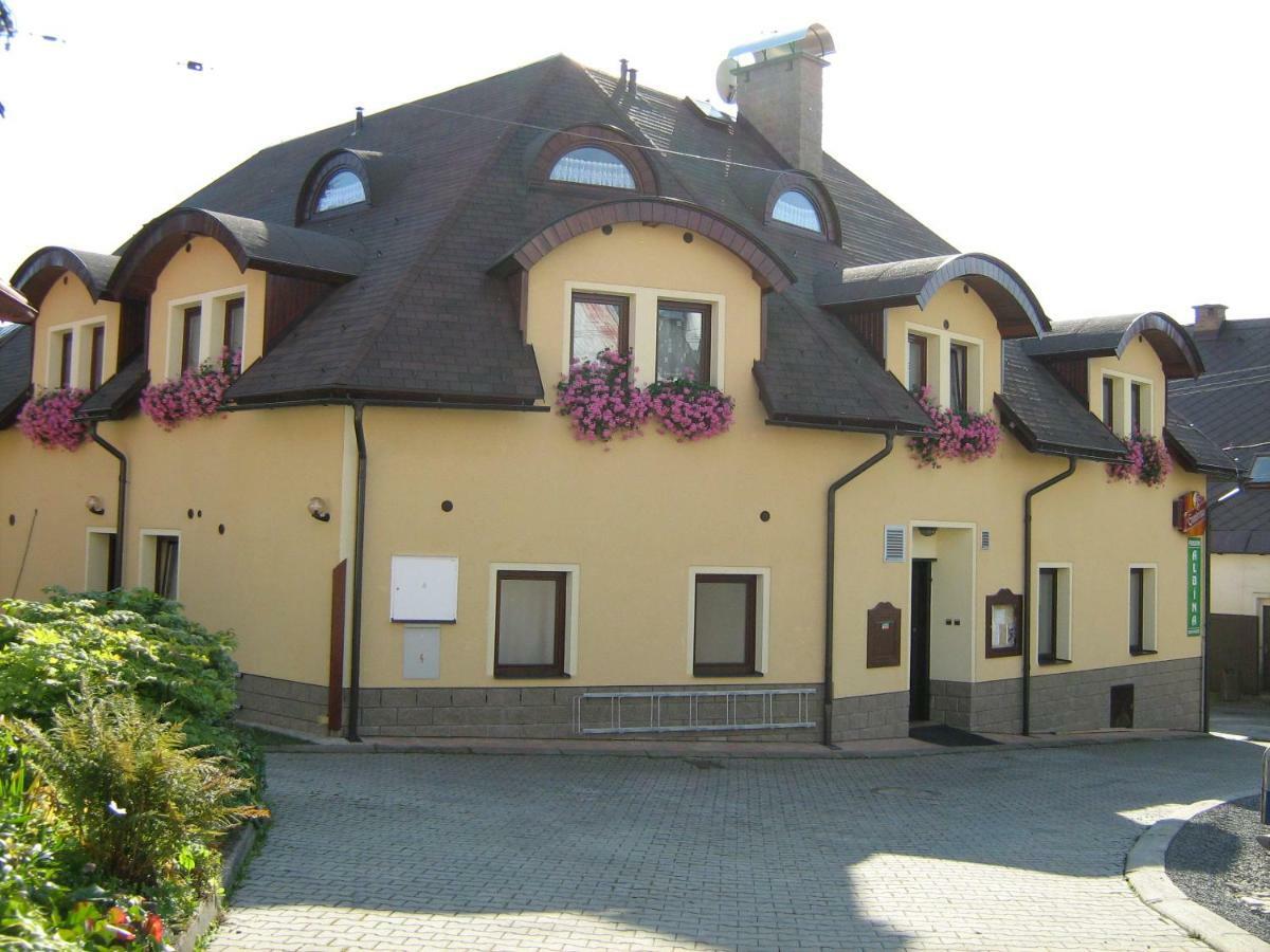 Penzion Albina - Restaurace Vysoké nad Jizerou Εξωτερικό φωτογραφία